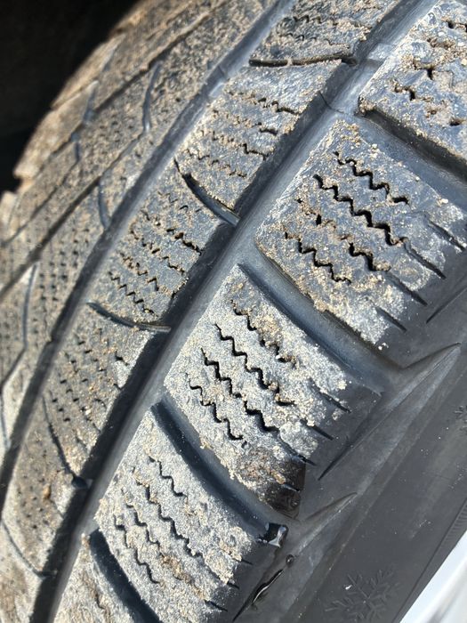 Jante BMW cu anvelope iarna 225/55 r16