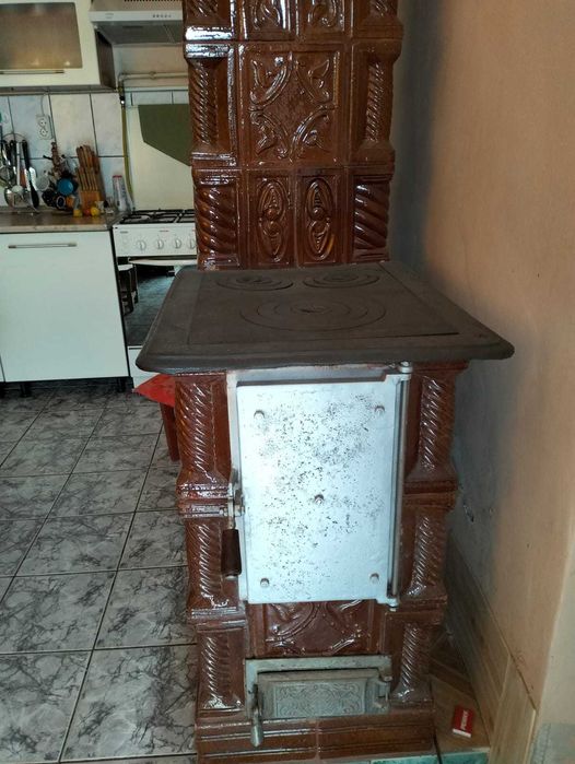 Vând sobă teracotă cu plită