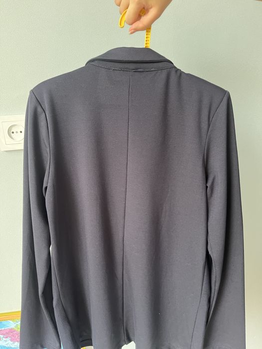 Продам школьную одежду