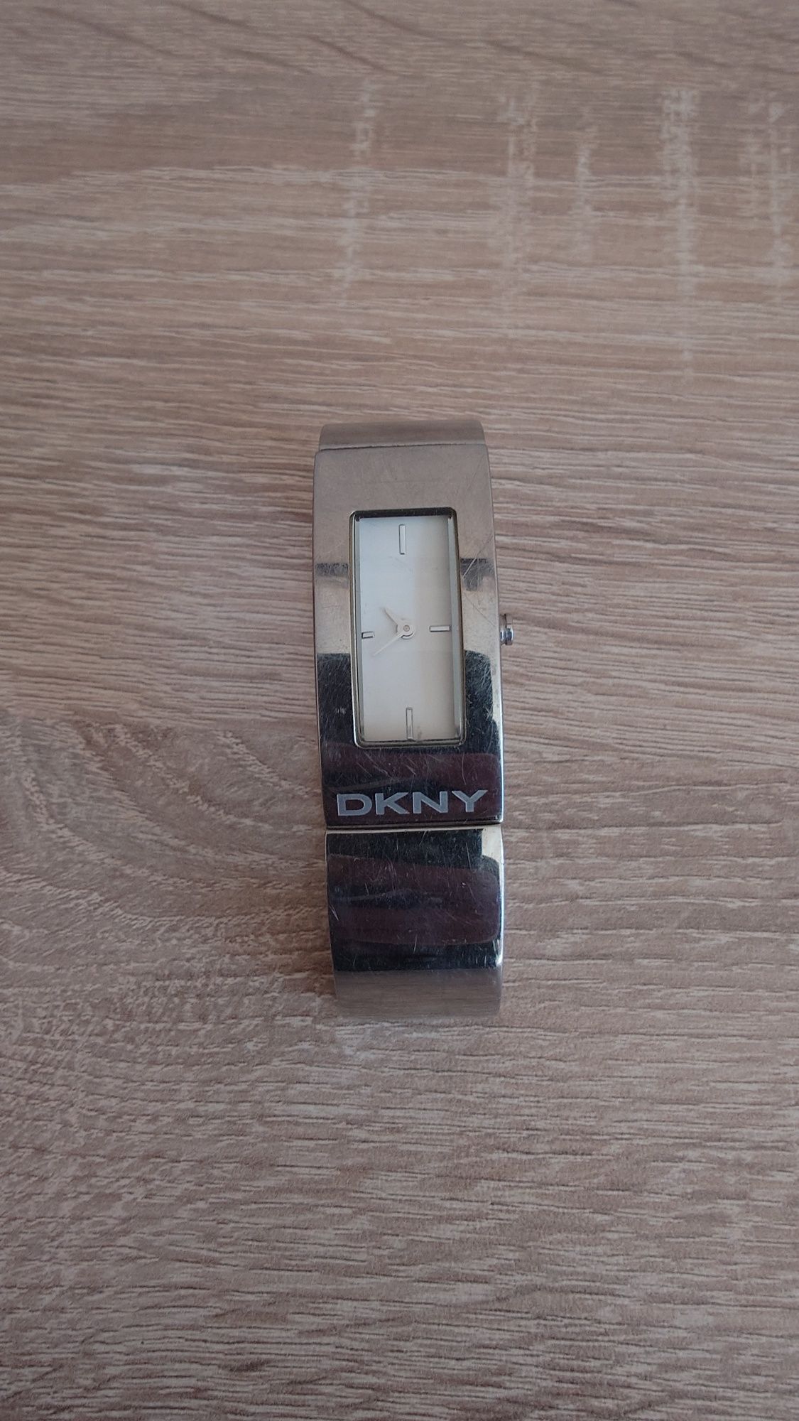 Дамски часовник DKNY