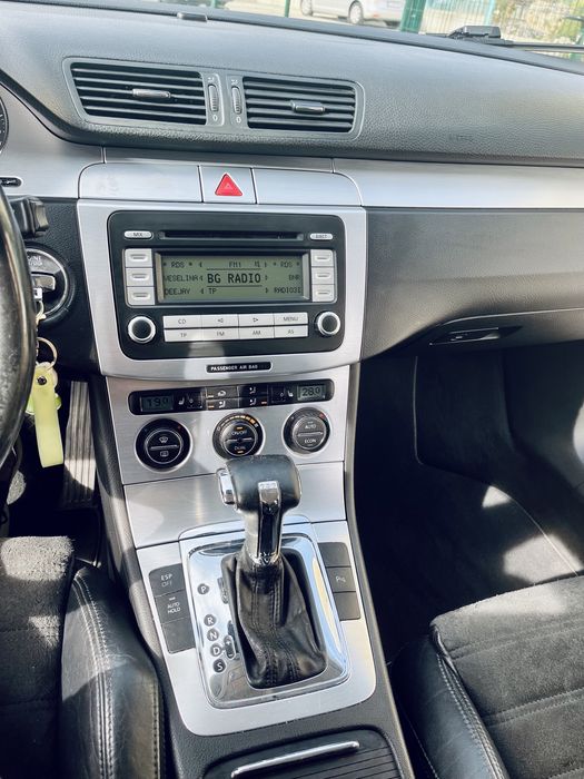 Продавам Volkswagen Passat B6