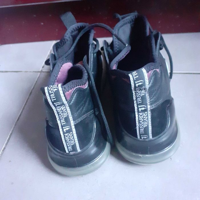 Vand adidasi dama Trussardi Jeans, marimea 35, pret 90 lei