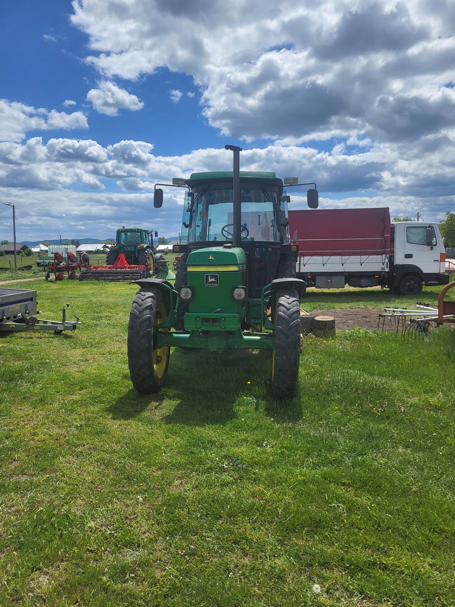 Vând john deere 1640