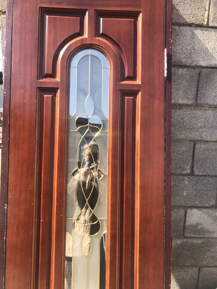 Шикарная красивая деревянная дверь