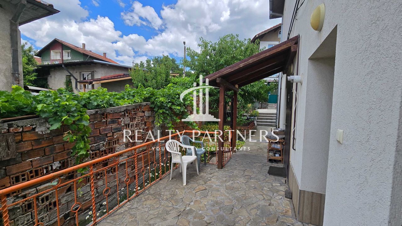 Дава се под наем Етаж от къща в Перник, Байкушева махала - 72 кв.м за 382.5 € - Снимка #18
