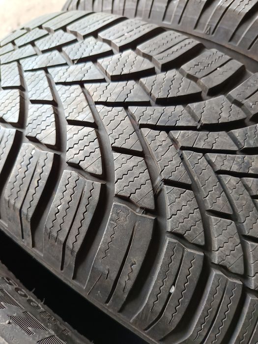 Зимни гуми -17цола -215/65-1бр.-75лв."BRIDGESTONE"