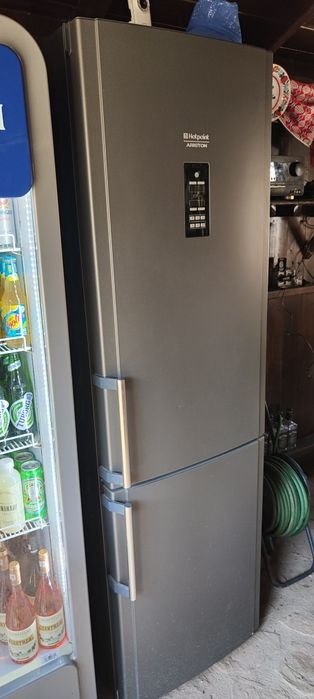 Vând Combina frigorifica Ariston Hotpoint