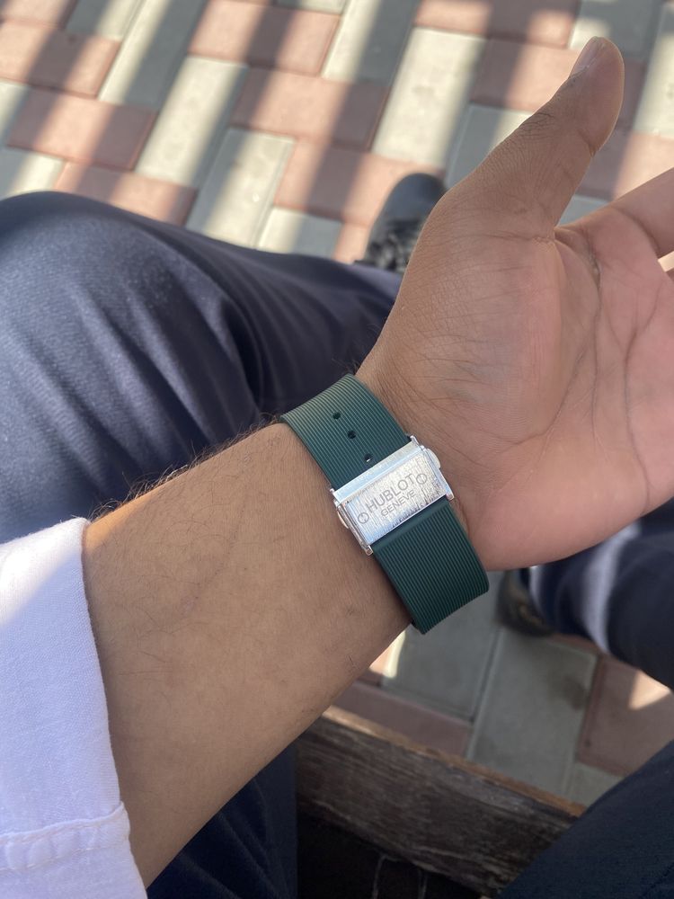 Продам часы Hublot