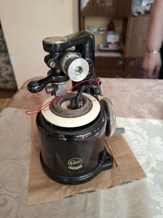 Старинен уред за рязане на диоптрични очила