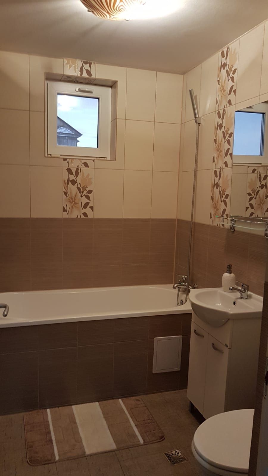 Apartament cu 2 camere 65 mp