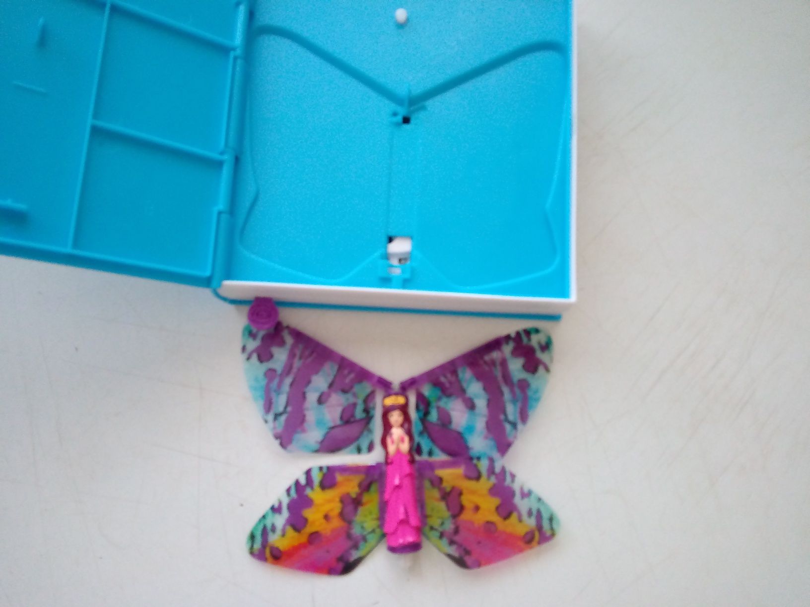 Вълшебен дневник с летяща пеперуда