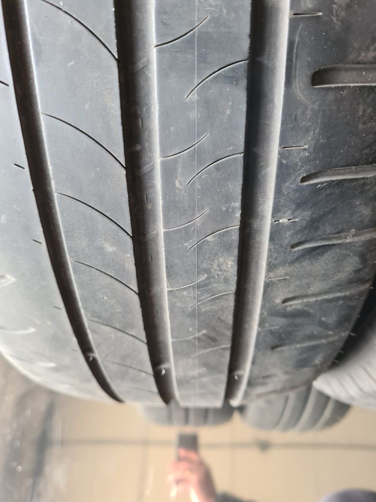 2 бр. летни гуми 215/60/16 Michelin DOT 3915 4-5 mm