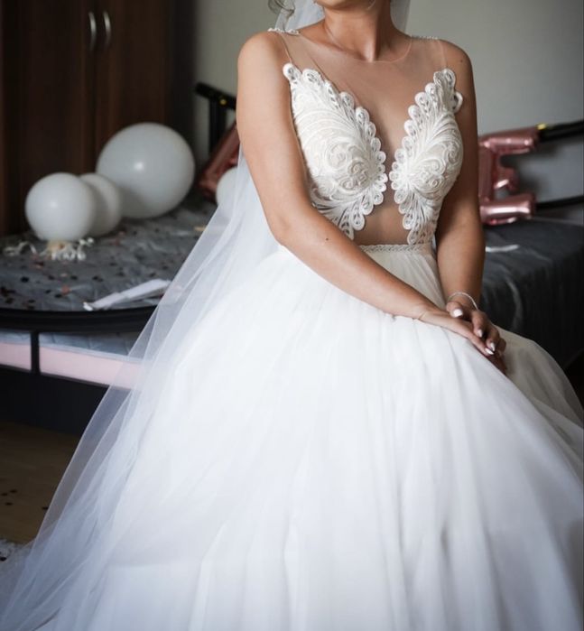 Rochie mireasa.in stare foarte buna,nu are accesorii incluse