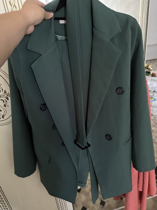 Продам женский брючный костюм