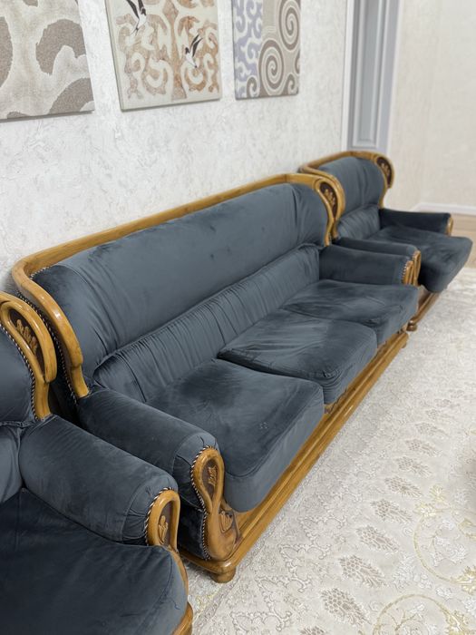 Продаю хорошии диван