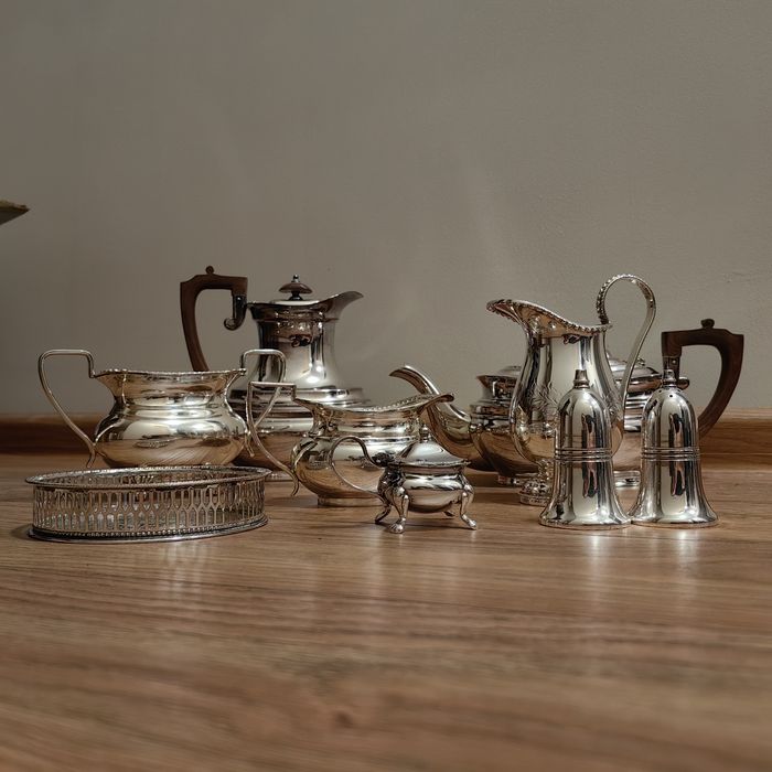 Антикварен посребрен комплект