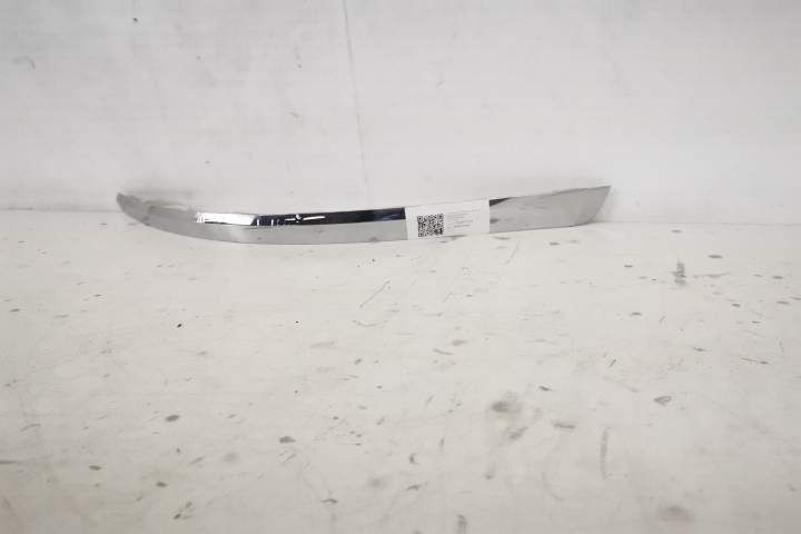 Ornament Crom Dreapta Bara Spate Original In Stare Buna Bentley  Benta