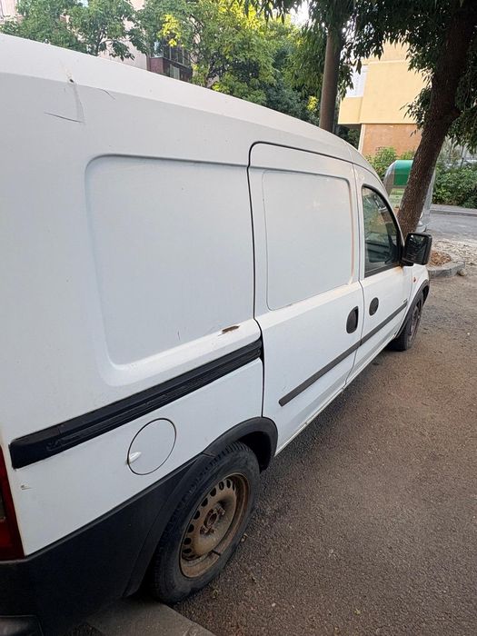 Autoutilitara Opel Combo