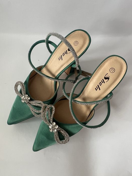 Тъмно зелени високи токчета