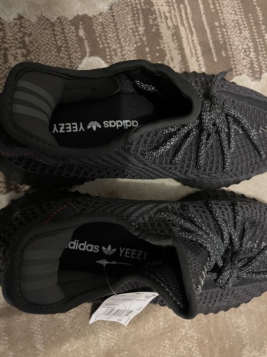 Yeezy 350 V2 Boost, 41 1/3, noi cu eticheta