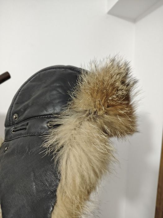 Vând căciulă bărbătească din blană de enot