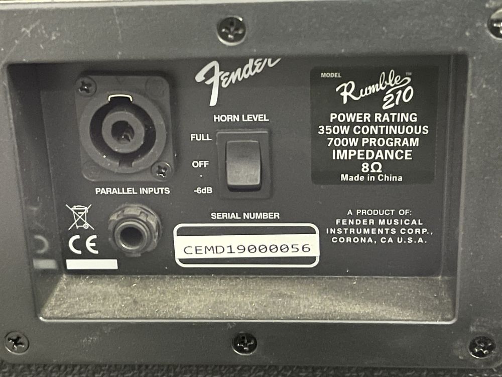 Cabinet bas pasiv Fender Rumble 210