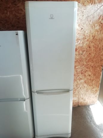 Продам холодильник индезит