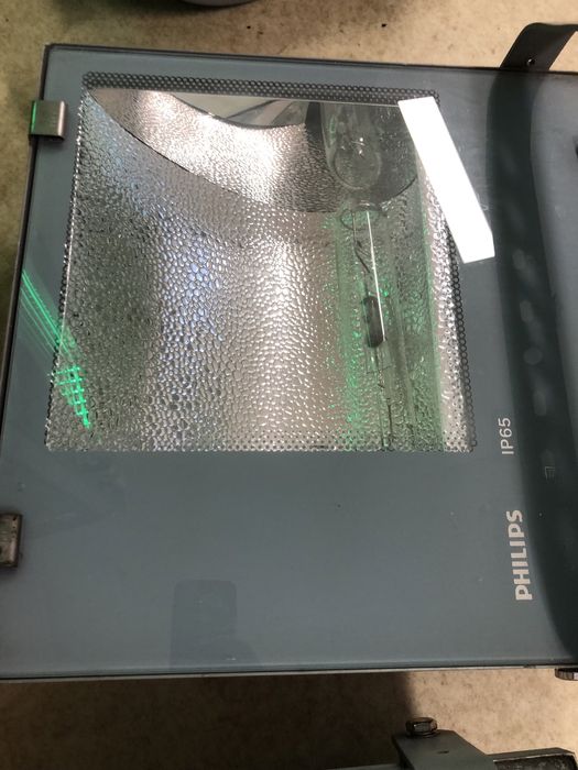 Proiectoare pentru nocturna cu becuri Philips