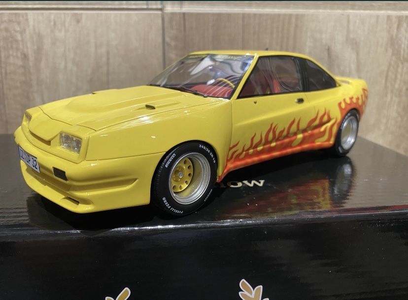 Bos Models OPEL MANTA B an 1991 macheta auto scara 1:18