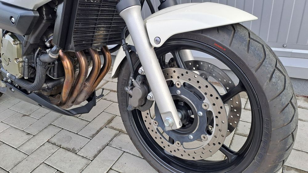 Yamaha Xj6 an 2009 leo vince