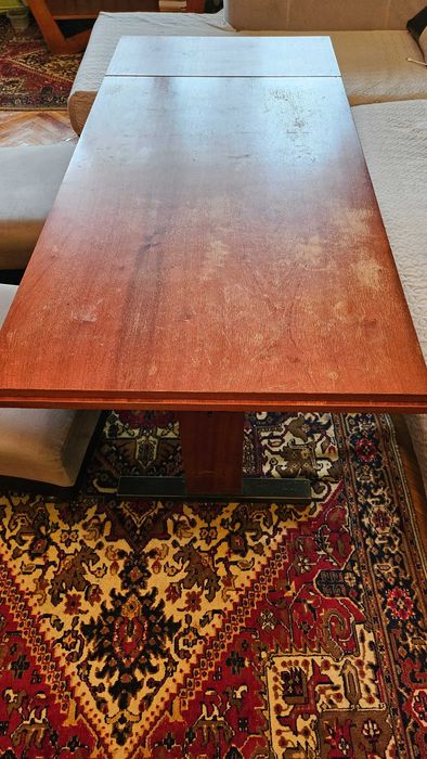 Дървена разтегателна маса