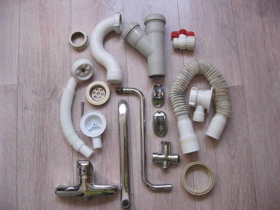 Шланги, решётка-фиксатор и многое другое.