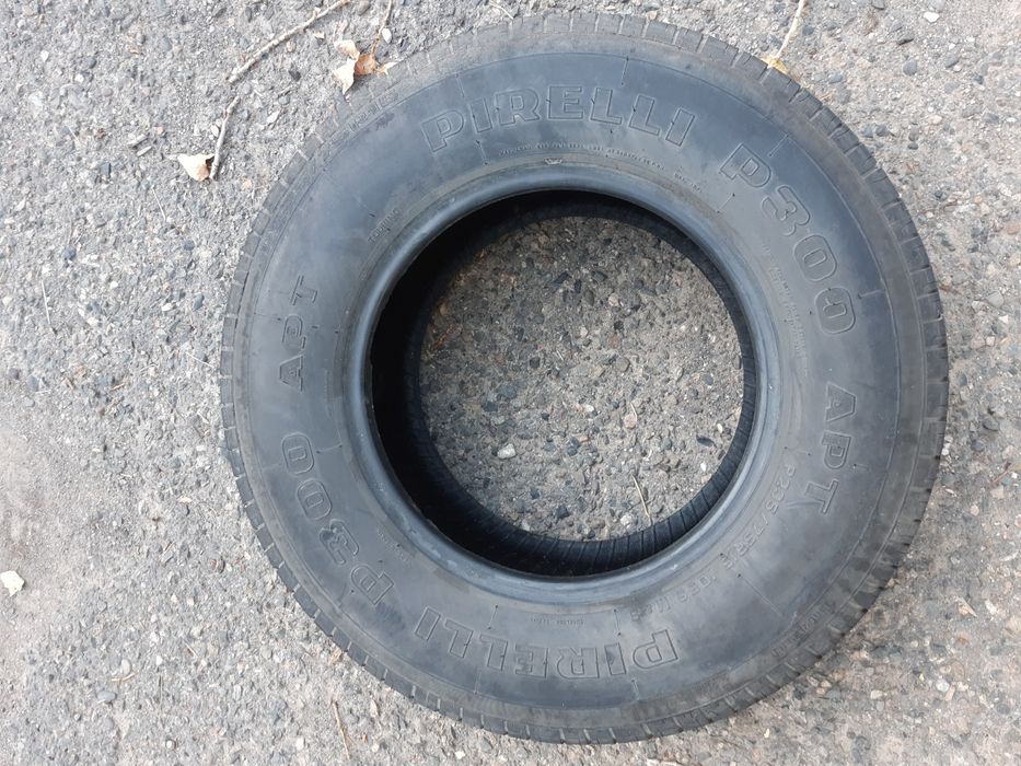 Шина 235/75 R15. На запаску.