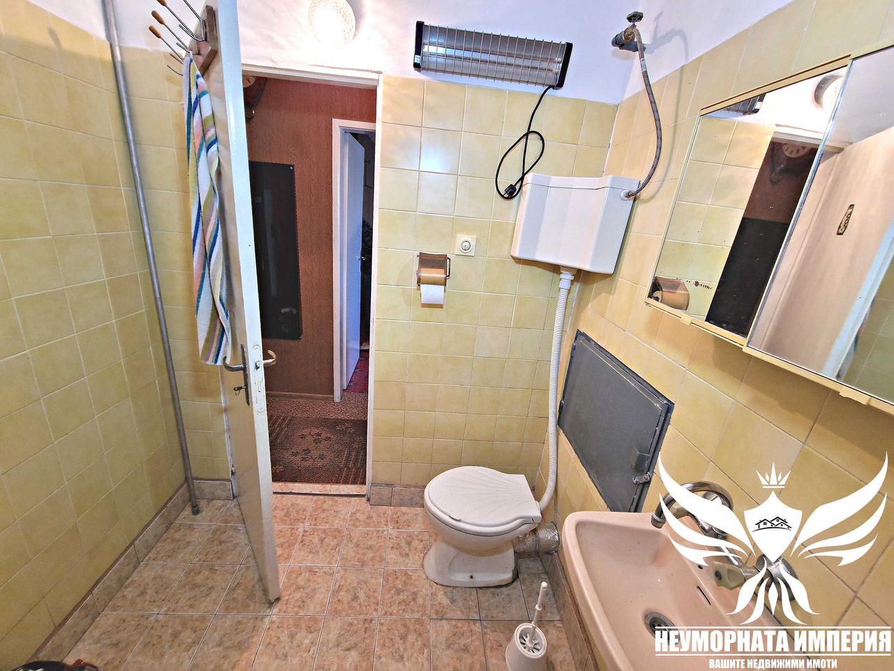 Дава се под наем Тристаен апартамент в Асеновград - 80 кв.м за 258 € - Снимка #14