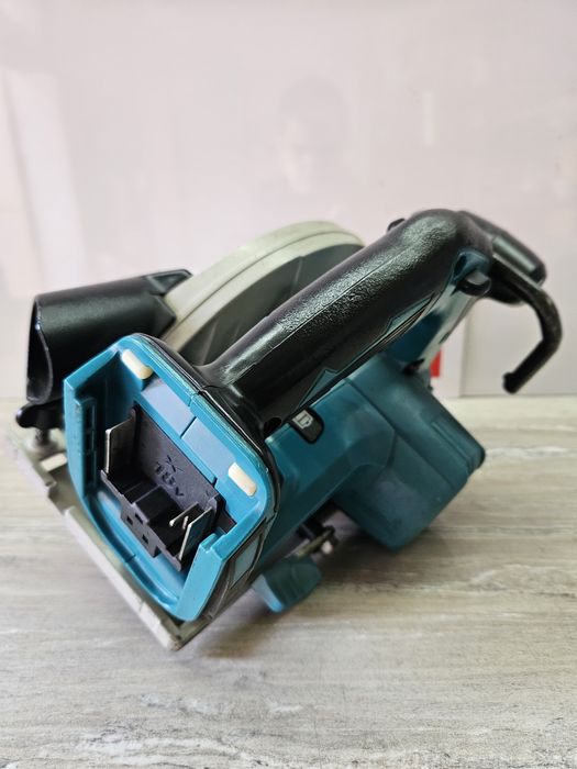 Makita Ръчен Циркуляр DHS680