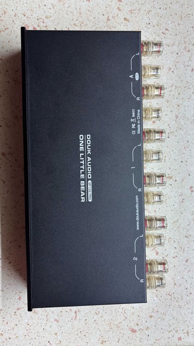 Selector boxe sau amplificator cu telecomanda