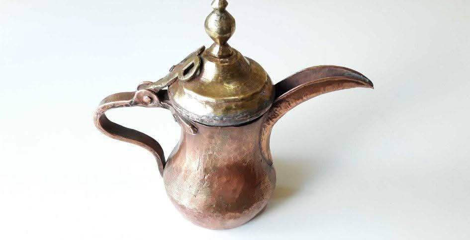 Cafetiera din cupru si alama Dallah Orientul Mijlociu, lucrata manual
