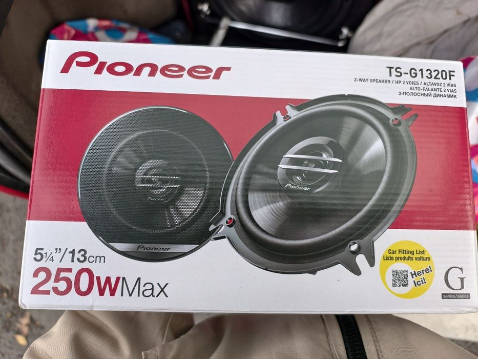 Продам магнитолу и динамики