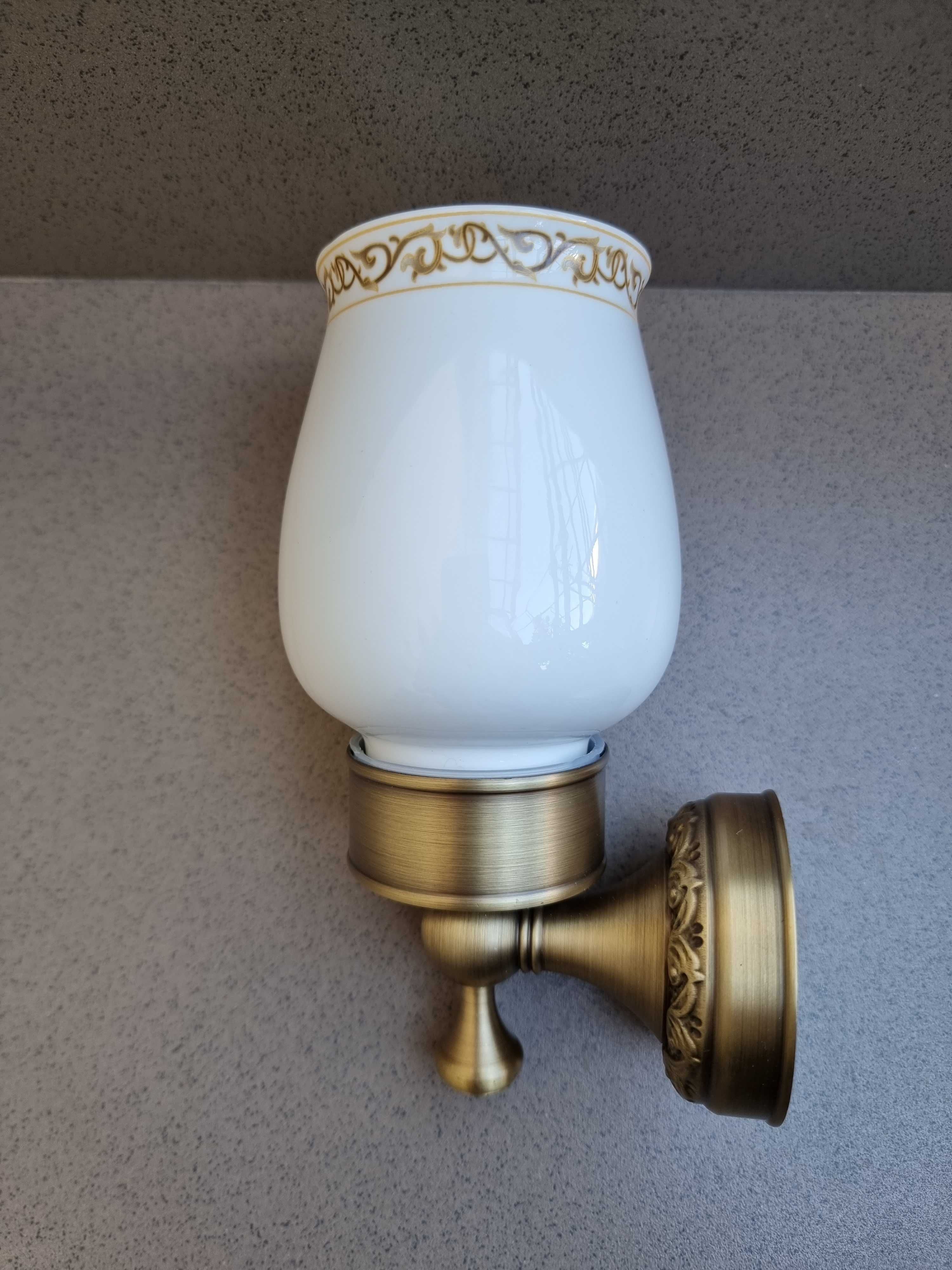 Accesorii baie bronz antic, suporti din alama si portelan