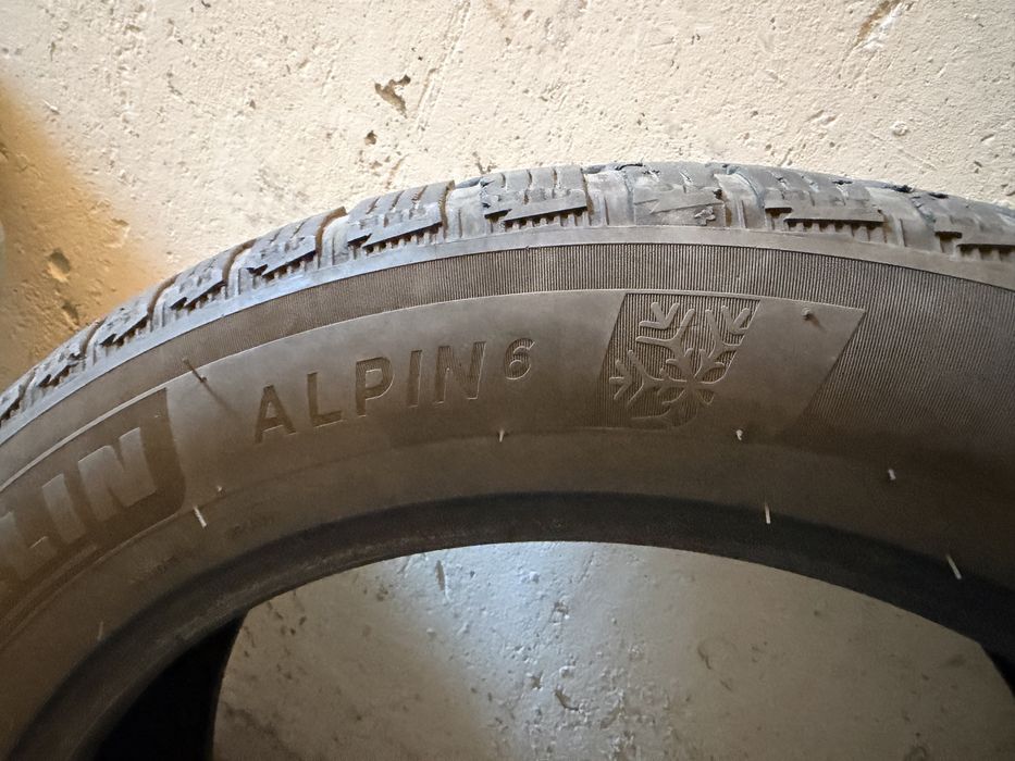 Michelin Alpin 6  215/55/17