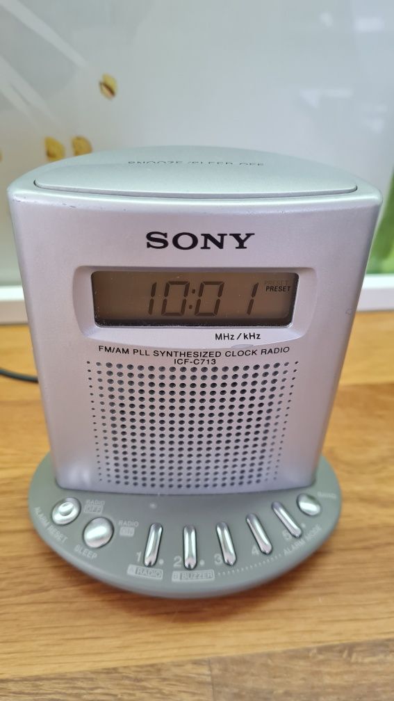 Sony icf-c13 FM/AM clock radio