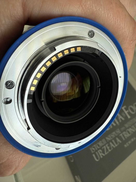 Obiectiv Zeiss Loxia 35mm f/2 | Montură Sony E-Mount