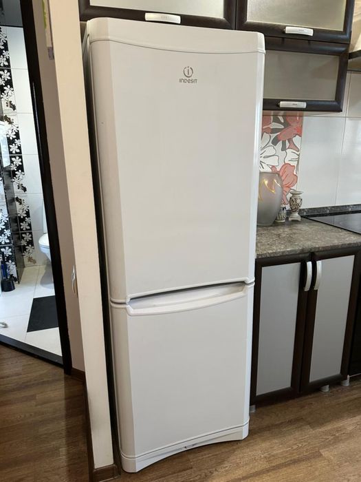 Продам холодильник