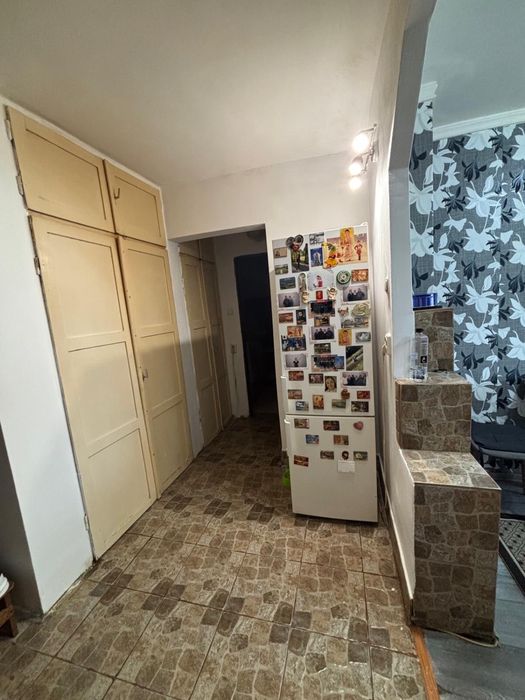Vand apartament cu 2 camere