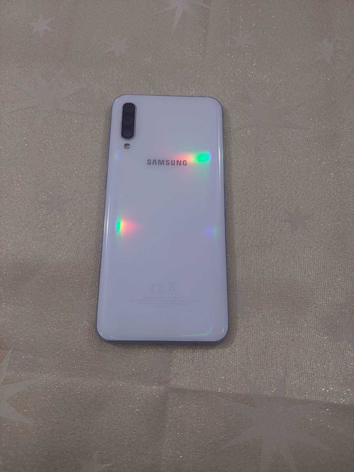 Продавам Телефон Samsung Galaxy A50, много запзен