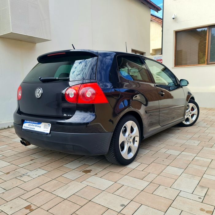 Volkswagen Golf GTI - 200 CP