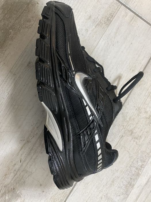 Nike INITIATOR 43 1/2 цена 105