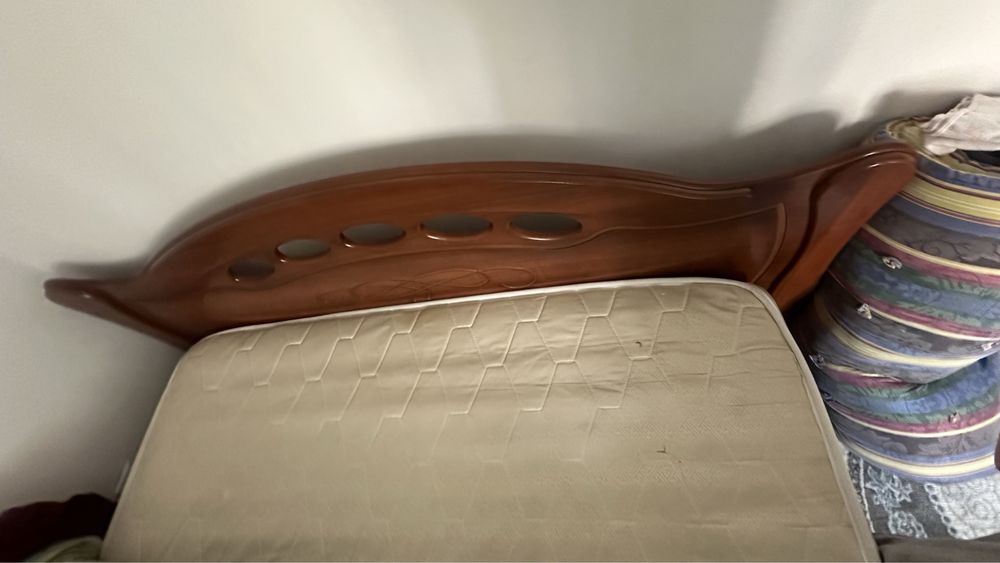 Продам спальную кровать