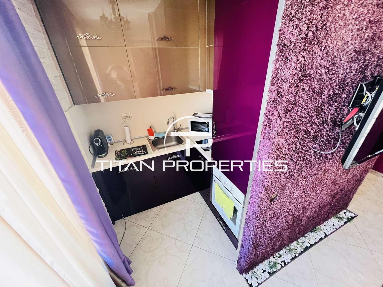 Дава се под наем Двустаен апартамент в Бургас, Зорница - 55 кв.м за 459 € - Снимка #2