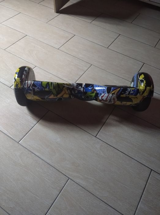 Гироскутер состояние хорошое пользовались год.зарядка всё имеется